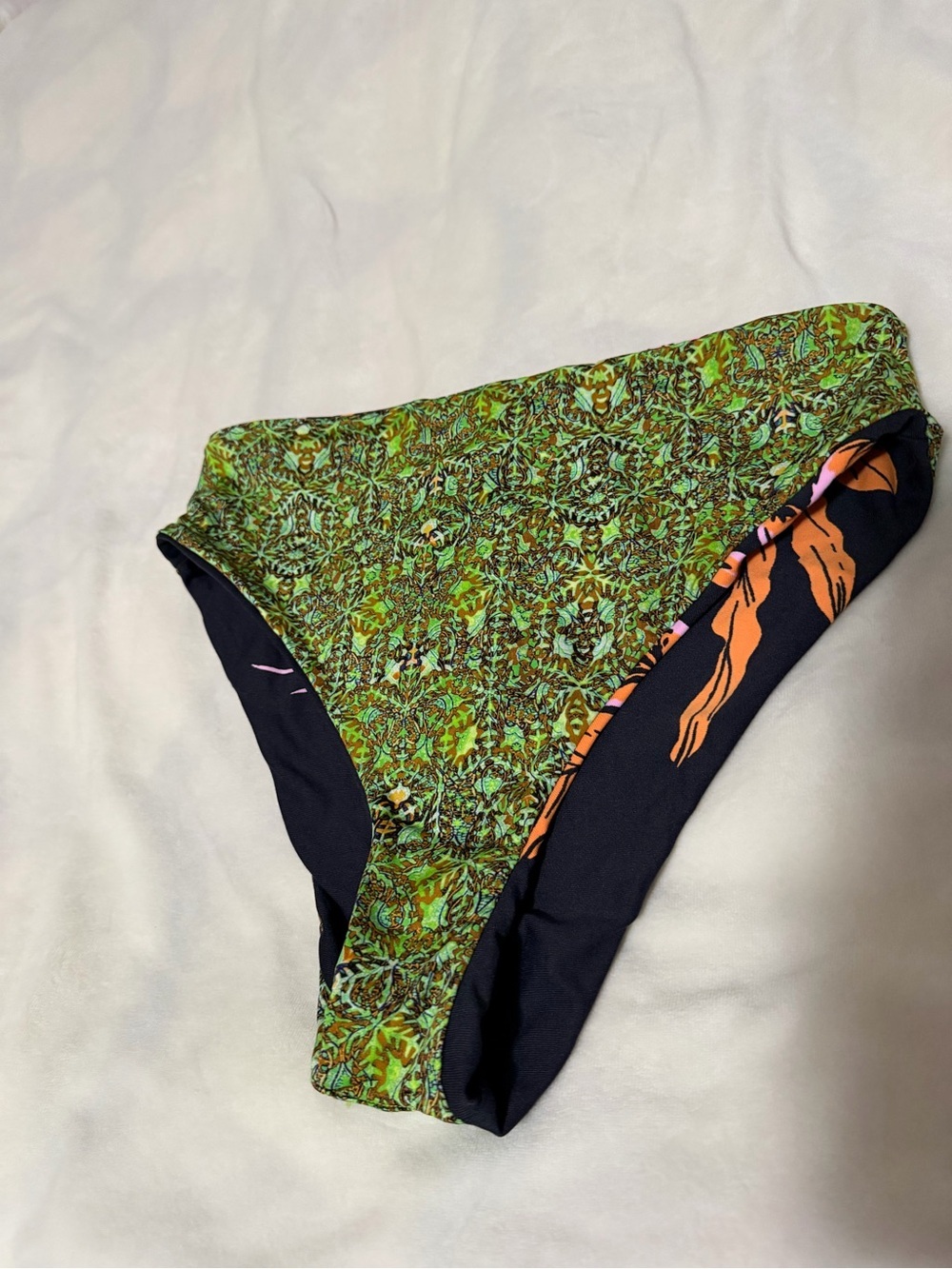 Maagi Reversible Floral Bikini Bottoms in Black, Pink & Orange Women’s M - Picture 2 of 4